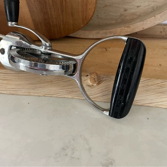 Vintage Ekco Best Hand Held Stainless Steel Mixer - Picture 3 of 6